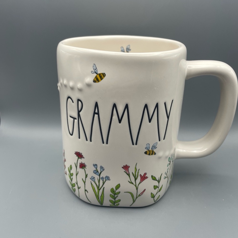 Rae Dunn GRAMMY Coffee Mug With Bees And Flowers Mother’s Day NEW